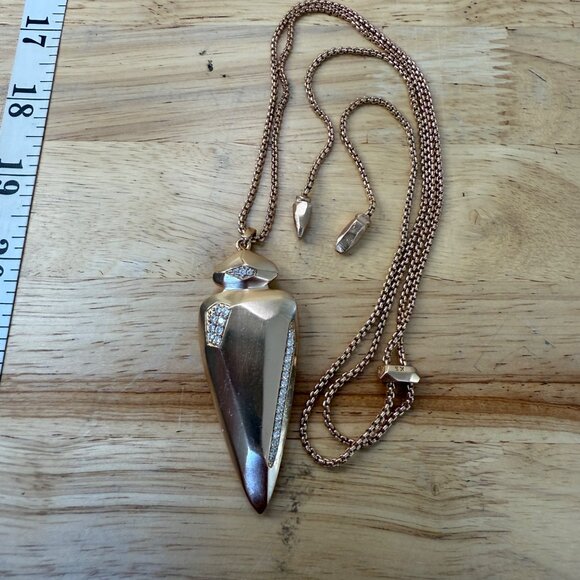 Kendra Scott Staley Arrowhead Pendant Rose Gold Necklace With Crystal Accents - Picture 10 of 13
